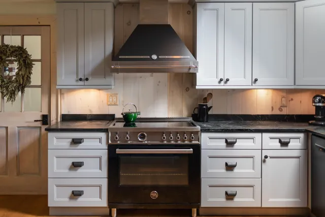 work photo from meetinghousebuilders.com