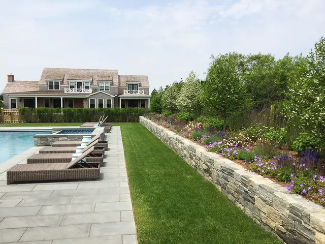 work photo from tomhanlonlandscaping.com