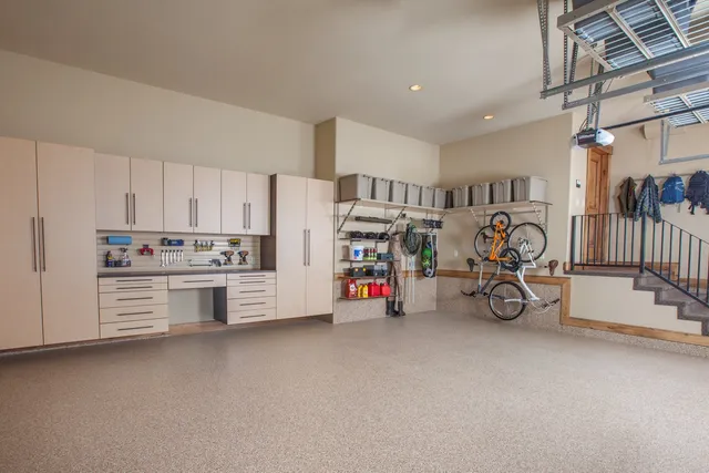 Mad Garages and Closets work photo