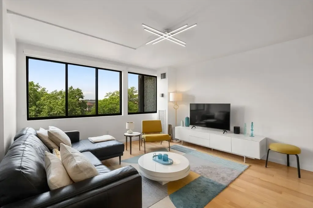 1731 Beacon St #508, Brookline, MA 02445