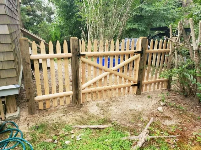 work photo from accuratefencecapecod.com