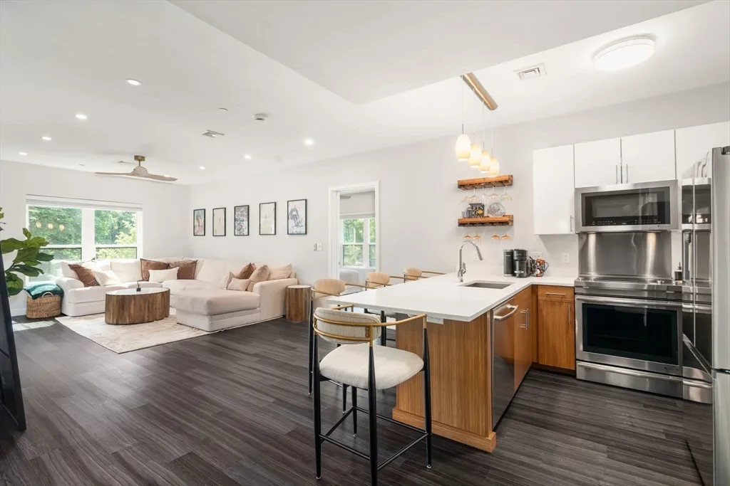 999 Hancock St # 313