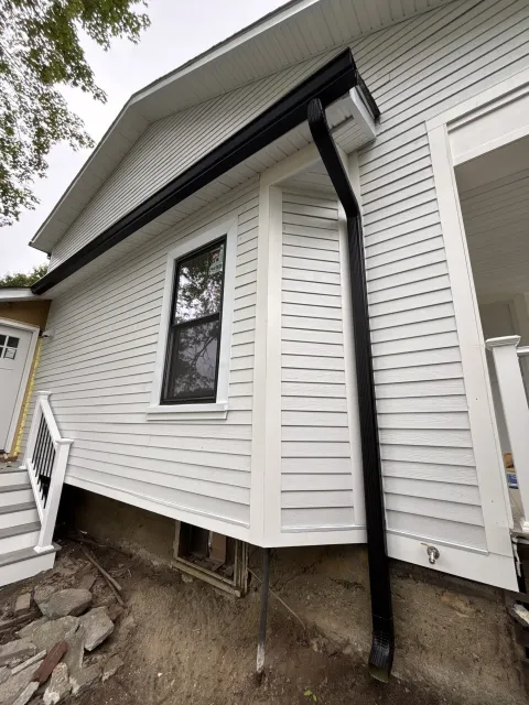 work photo from newenglandseamelessgutters.com