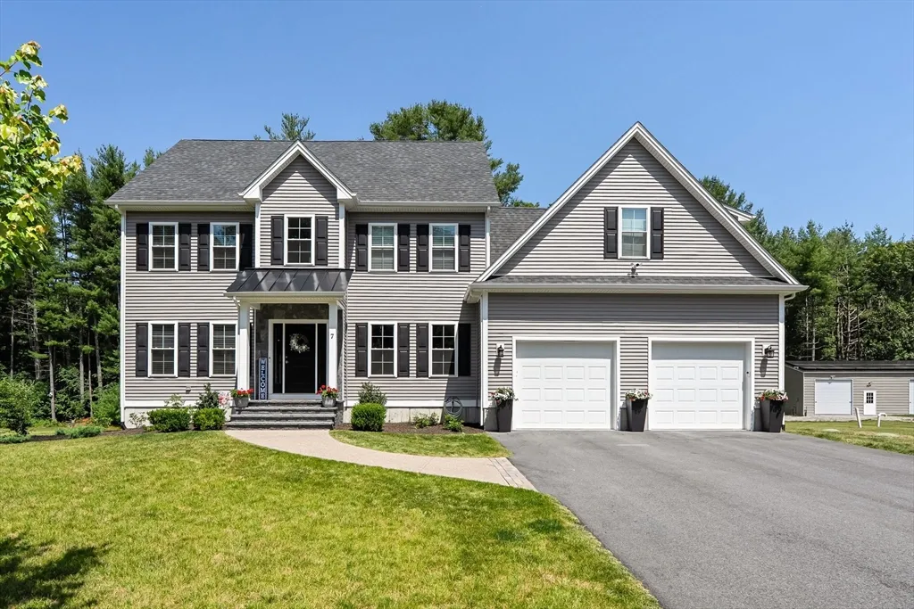 7 Maris Ln