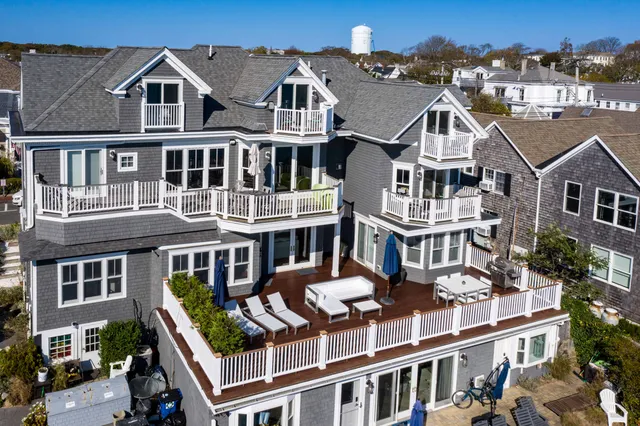 165 Commercial Street Provincetown MA 02657