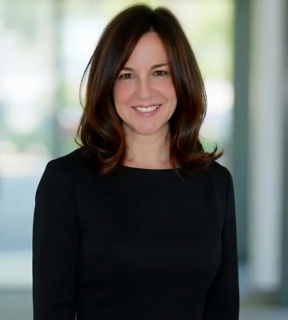 Caroline Sweeney Real Estate Advisor work photo