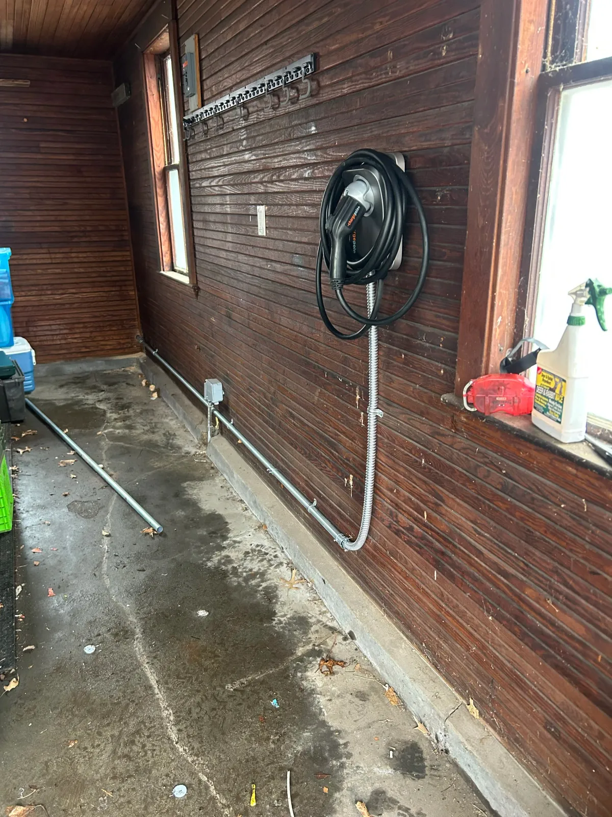 UNDERGROUND EV CHARGER