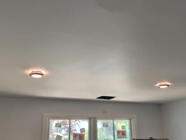 Finished recessed ceiling lighting installation