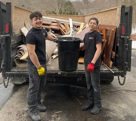 work photo from ridofjunkremoval.com