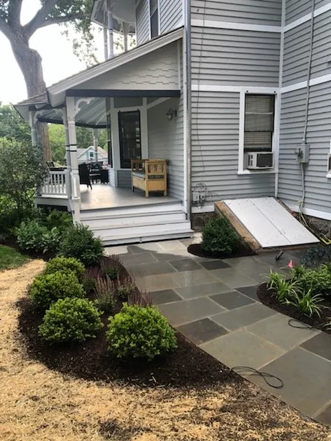 SIGNATURE LANDSCAPING researched project photo