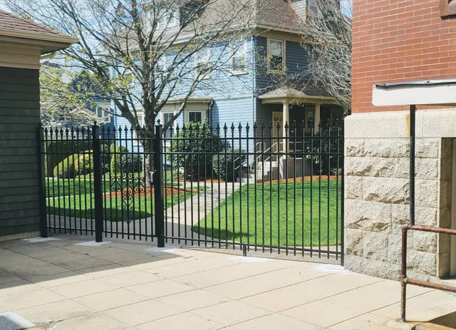 Straight Line Fencing work photo