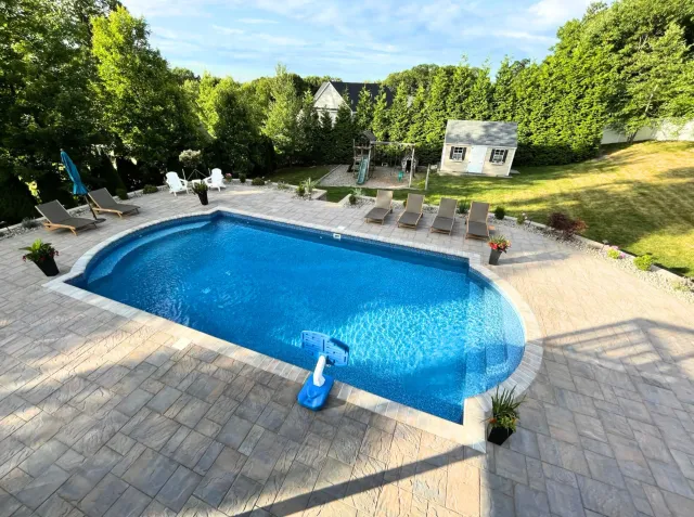 work photo from greenleaveslandscape.com
