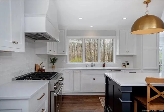 https://0201.nccdn.net/1_2/000/000/0fe/b55/harris-kitchen-4.jpg