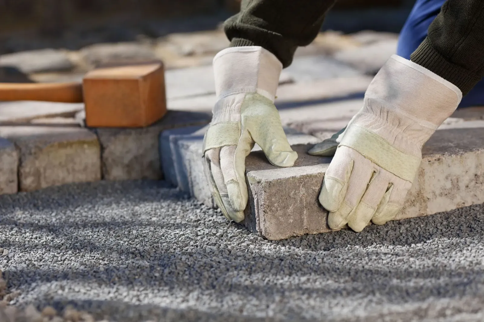 hardscaping contractor
