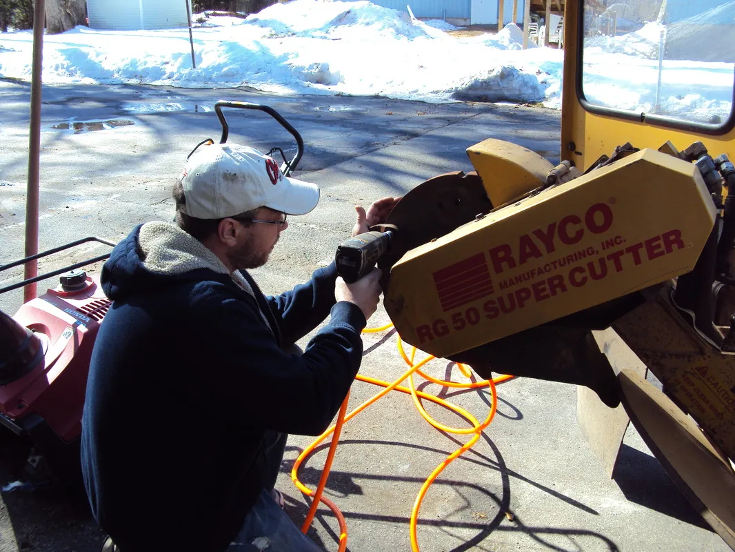 work photo from brettstotalstumpgrinding.com