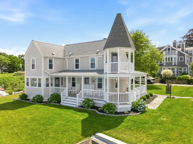 SBC Cedar Shingle Siding and Harvey Windows, South Dartmouth, MA