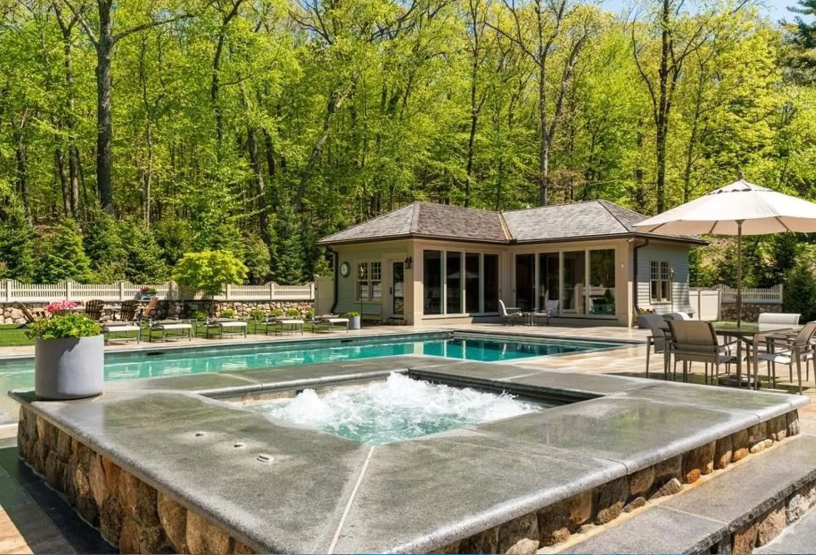 2026_MinglewoodLLC_HomepageSlideshow_SpaPool.jpg