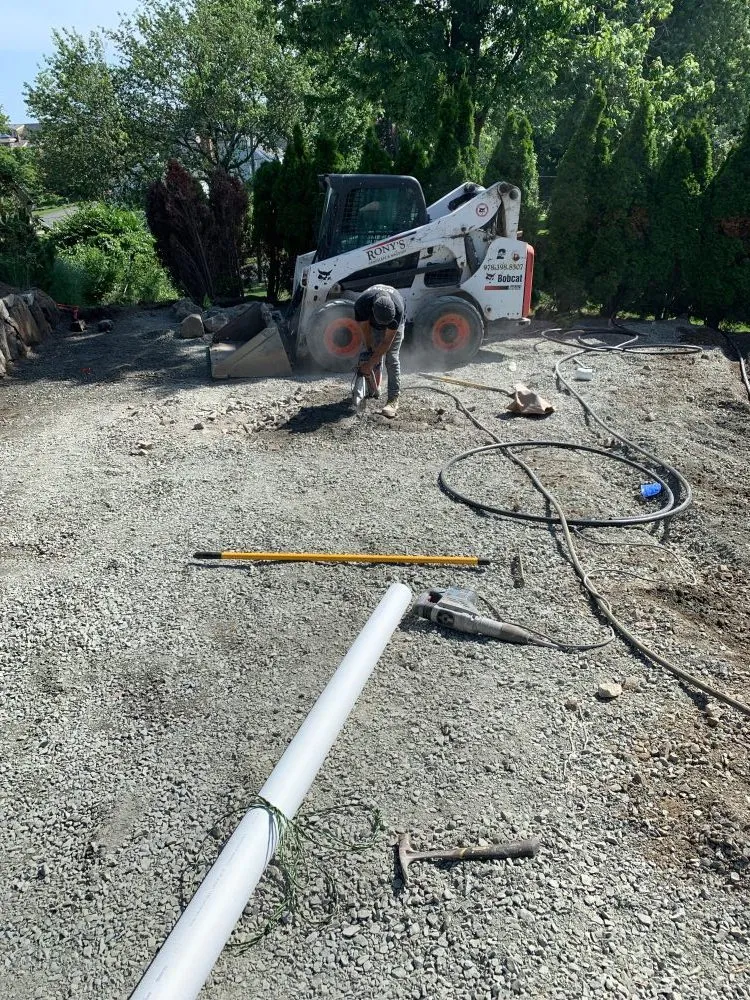 work photo from ronyslandscapinginc.com