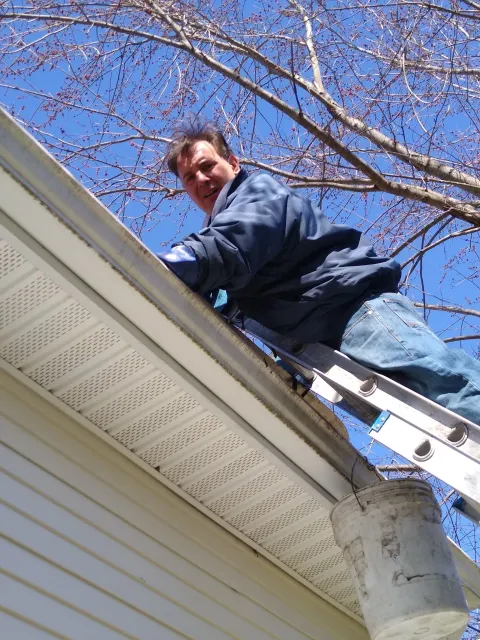 work photo from familywindowcleaning.com