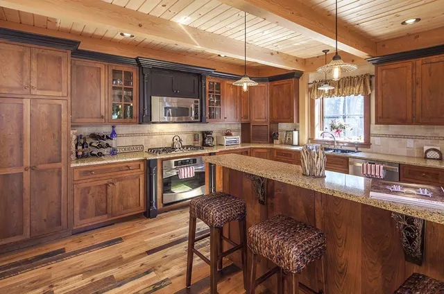 work photo from vermontcustomcabinetry.com