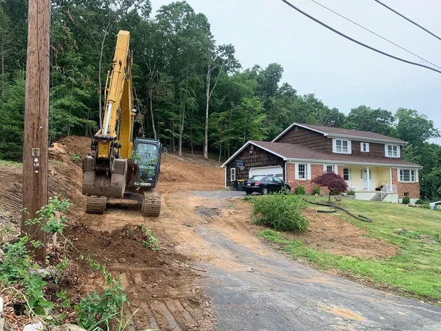 HEAVY+EXCAVATING.jpg