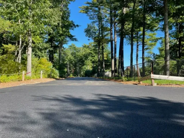 Asphalt paving service