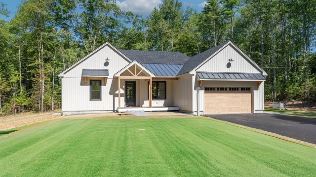 work photo from generationhomes207.com