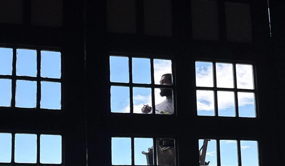 work photo from topnotchwindowcleaning.net