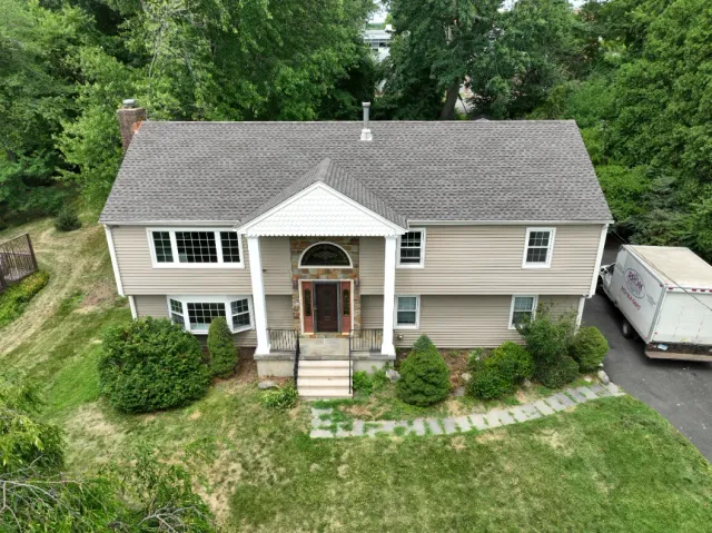 work photo from jmroofsiding.com