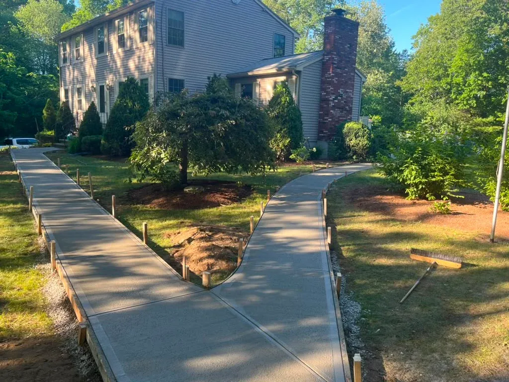 work photo from luxurylandscapinginc.com