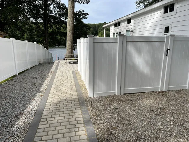 work photo from steadfastfence.com