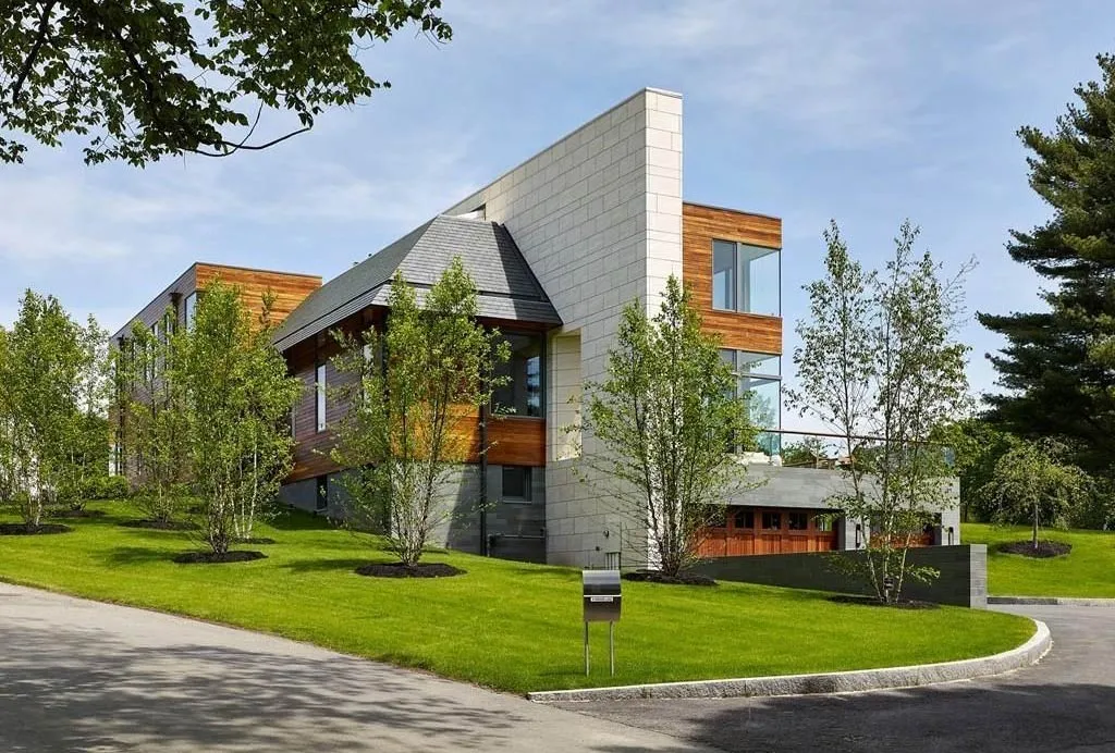 Paul E. Dutelle Roofers - Belmont Modern