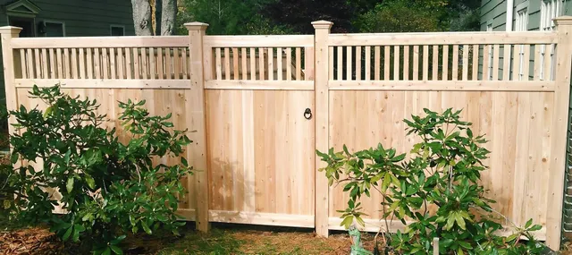 work photo from anchorfencemaine.com