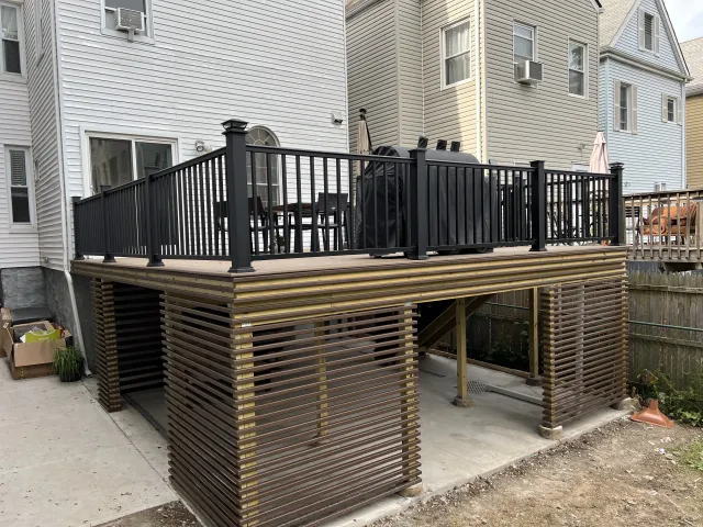 work photo from premiumfenceanddeck.com