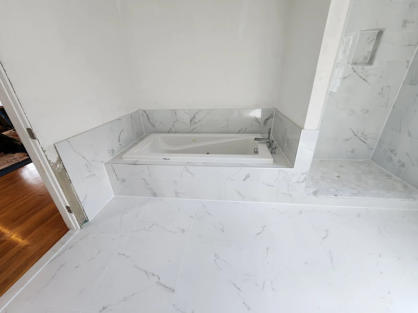 Aguirre Modern Tile (AMT)