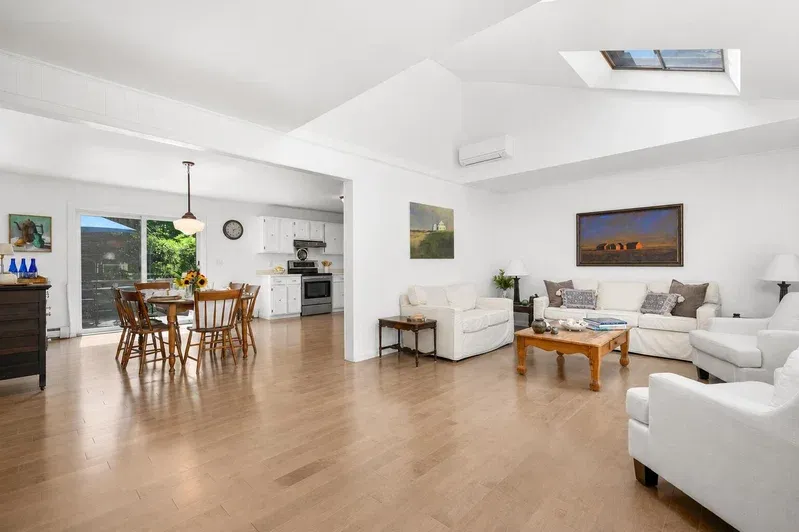 Wellfleet MA Single Family Home For Sale: $949,900