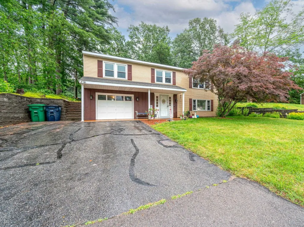 14 SHAWNEE DRIVE, Nashua, NH
