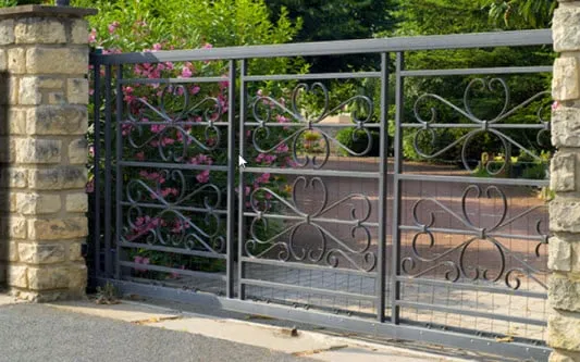 Commonwealth Fence & Stone Co. work photo