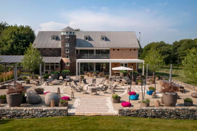 KATHERINE FIELD AND ASSOCIATES researched project photo