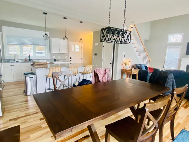 Kacey Coleman, Real Estate Agent work photo
