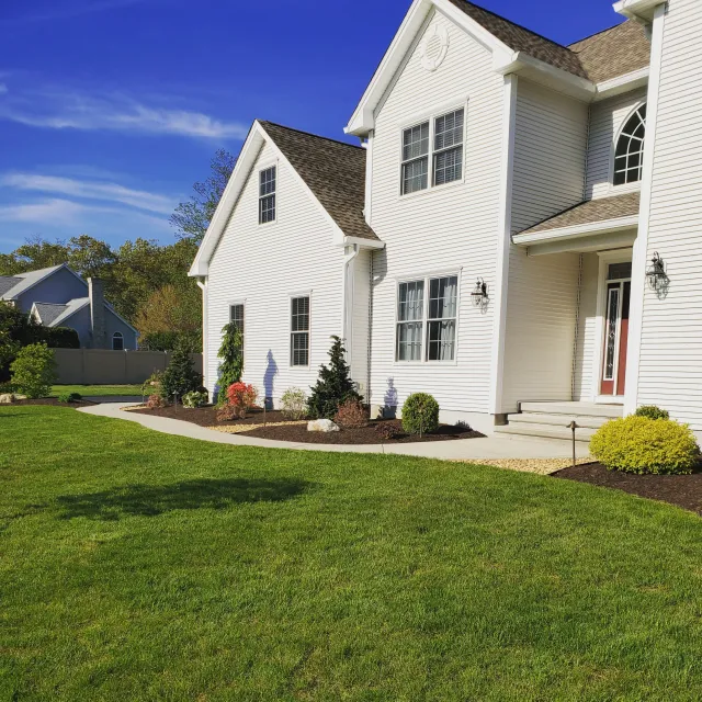 Law maintenance landscape design in Northampton Massachusetts
