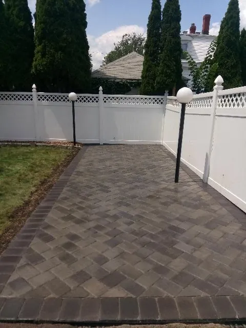 LEONEL'S LANDSCAPING