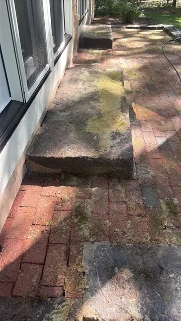 work photo from charliethepowerwasher.com
