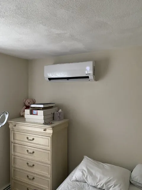 Bedroom Mini-Split Head