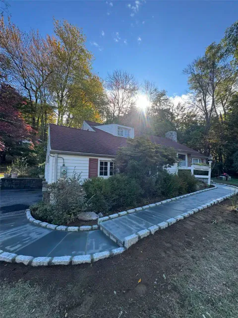work photo from morettidrivewaypavingandpatios.com