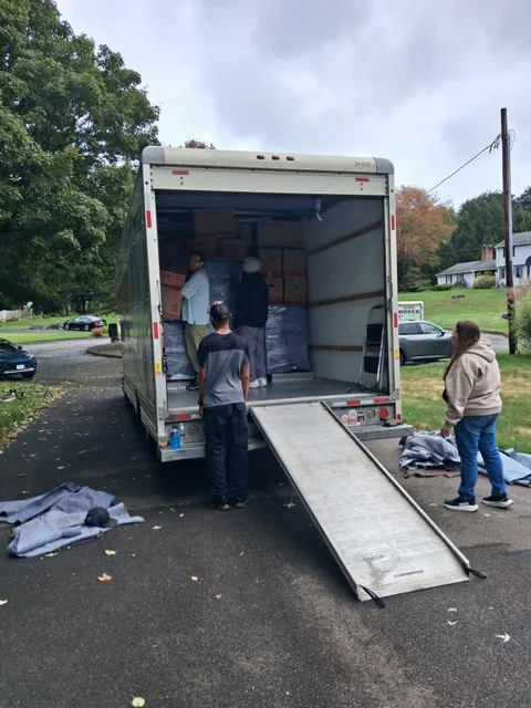 DAN'S HAULING AND MOVING work photo