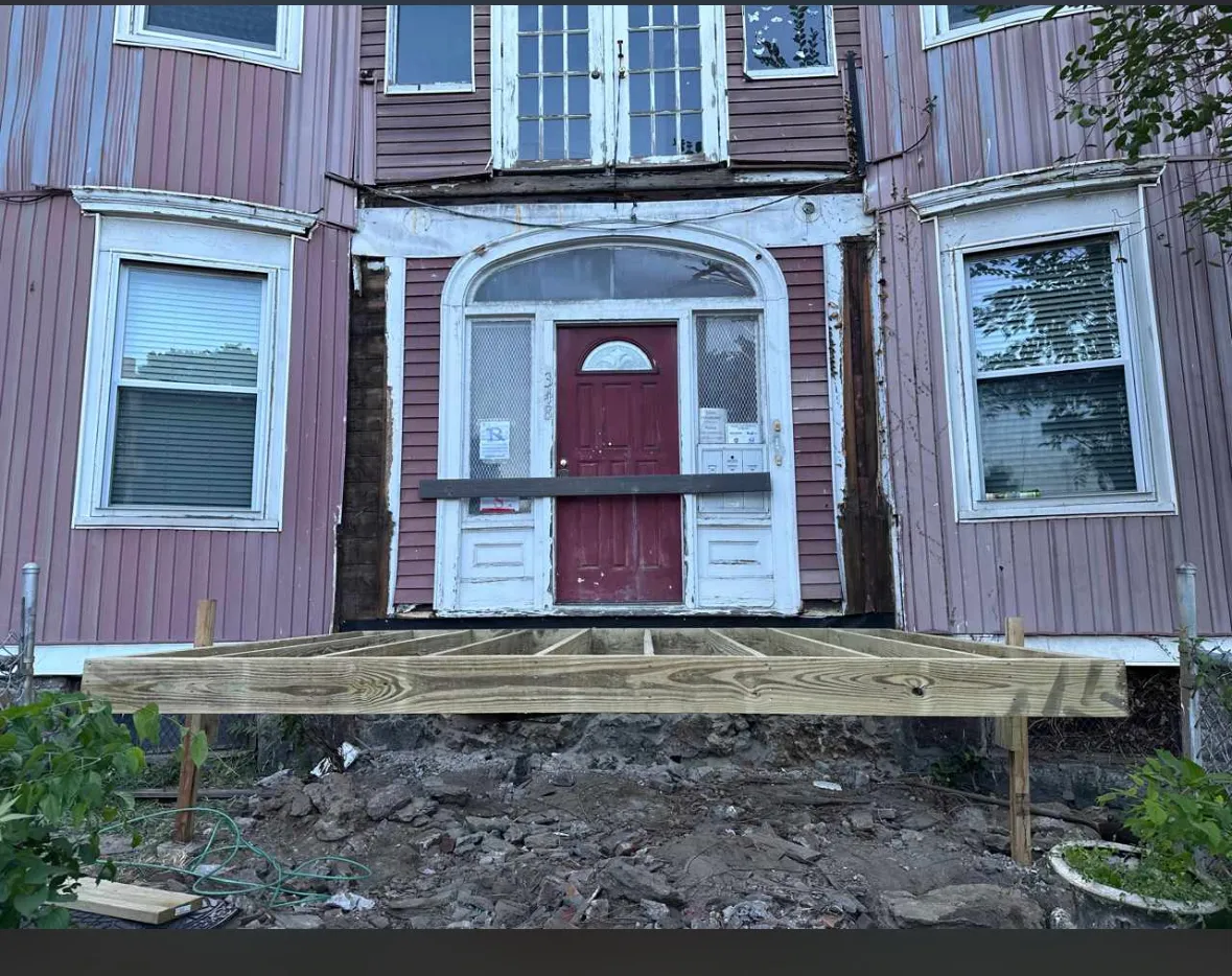 Ramos Construction - General Contracting | Decks | Painting | Trim | Siding | Roof