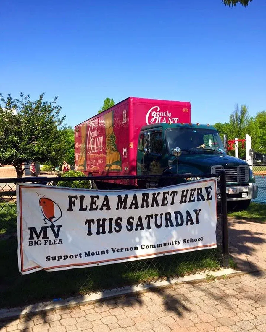 The Washington, DC Gentle Giant team will return this year to provide logistical support at the annual @mvbigflea fundraiser 🚛 The fundraiser benefits the Mt Vernon Community School PTA 📚 And the proceeds raised are used to purchase resources inclu