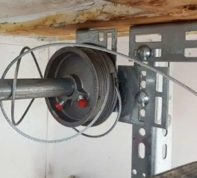 Garage door cable and drum replacement in Manchester CT
