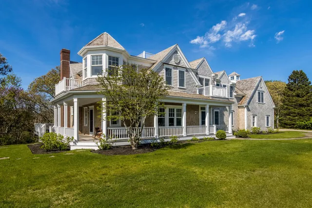 Christa Zevitas, Berkshire Hathaway HomeServices Robert Paul Properties work photo